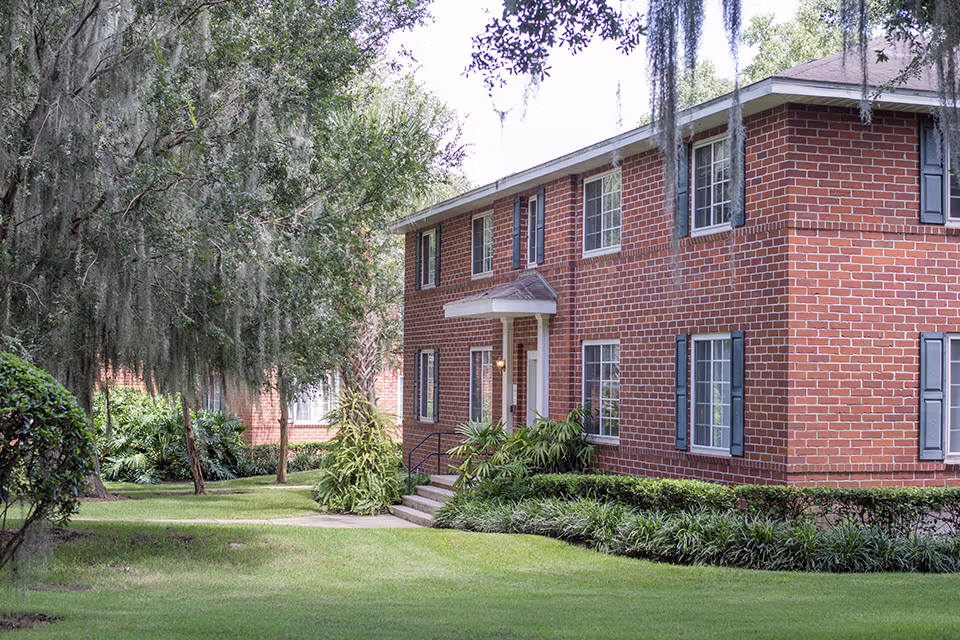 Lake Morton Apartments