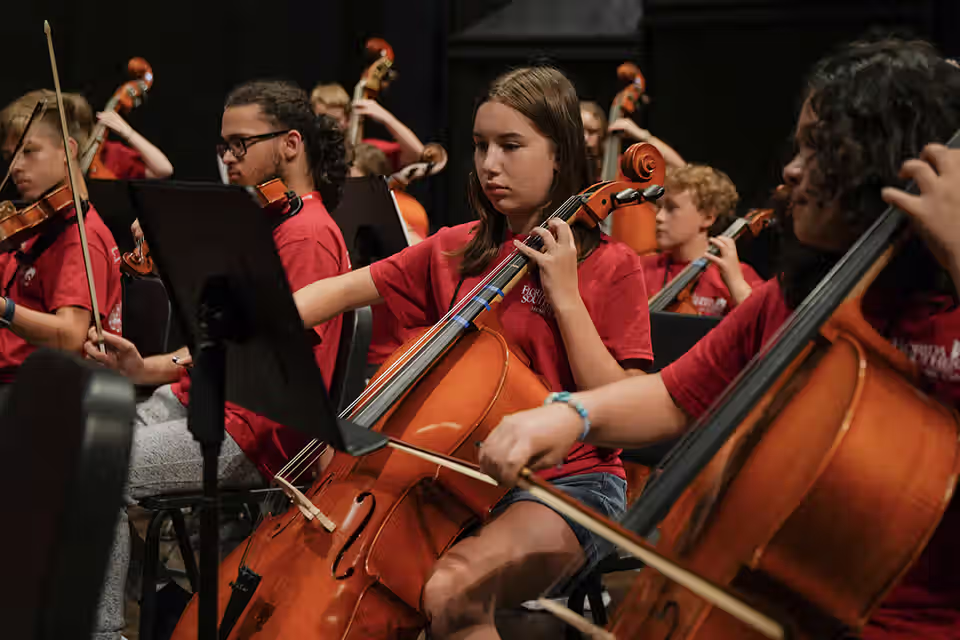 Students playing Cello