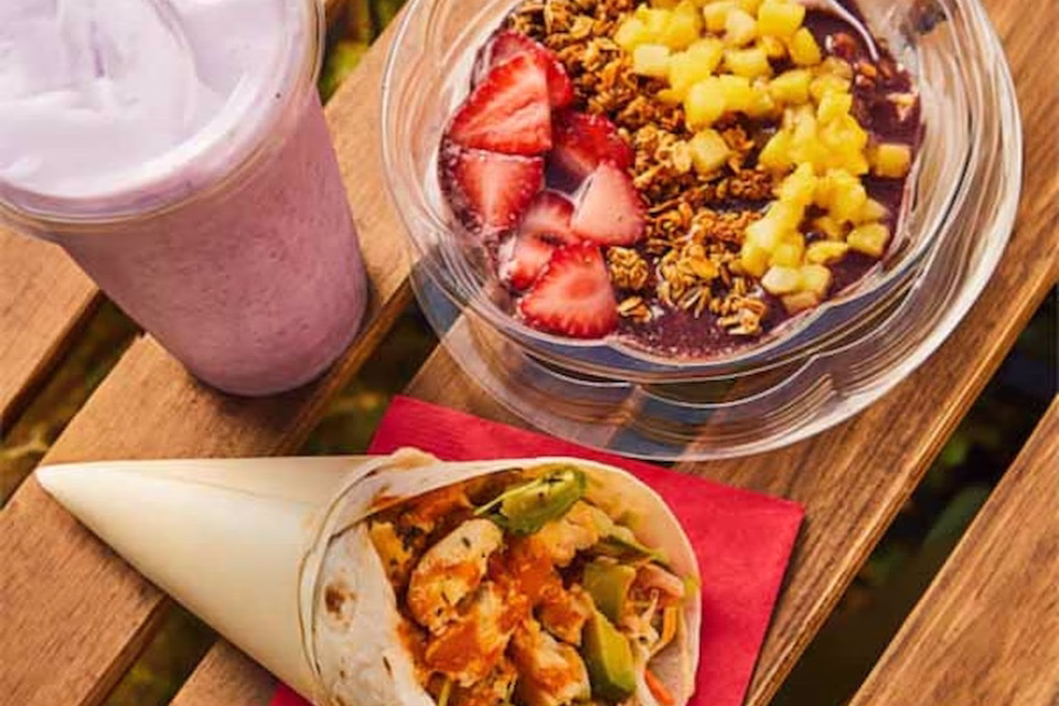 Acaii Bowl, smoothie, and wrap