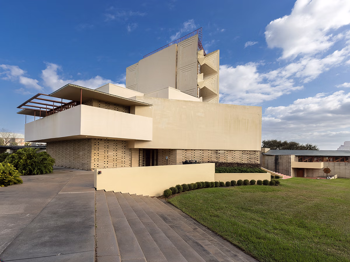 Study Architecture on Frank Lloyd Wright’s Campus