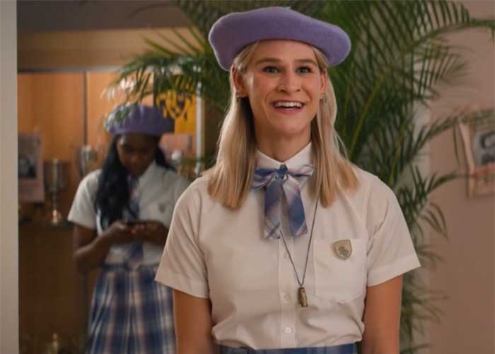 Phoebe French as Willow in Do Revenge