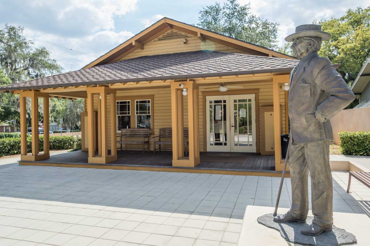 Usonian plaza with Wright statue
