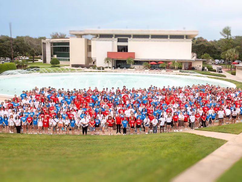 FSC Class of 2027 photo in front of the Water Dome